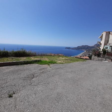 Nuova Casa Giulia Lägenhet Letojanni Exteriör bild