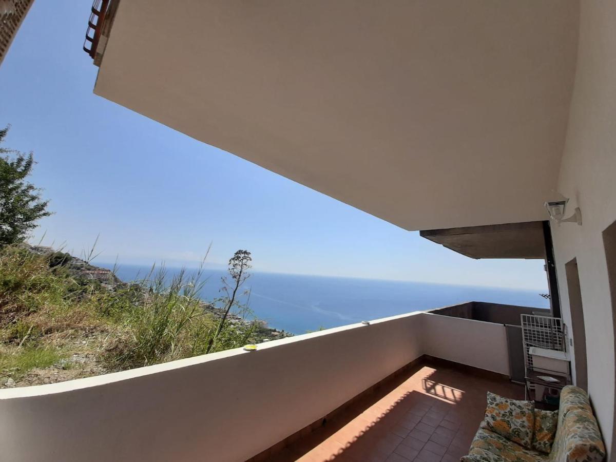 Nuova Casa Giulia Lägenhet Letojanni Exteriör bild