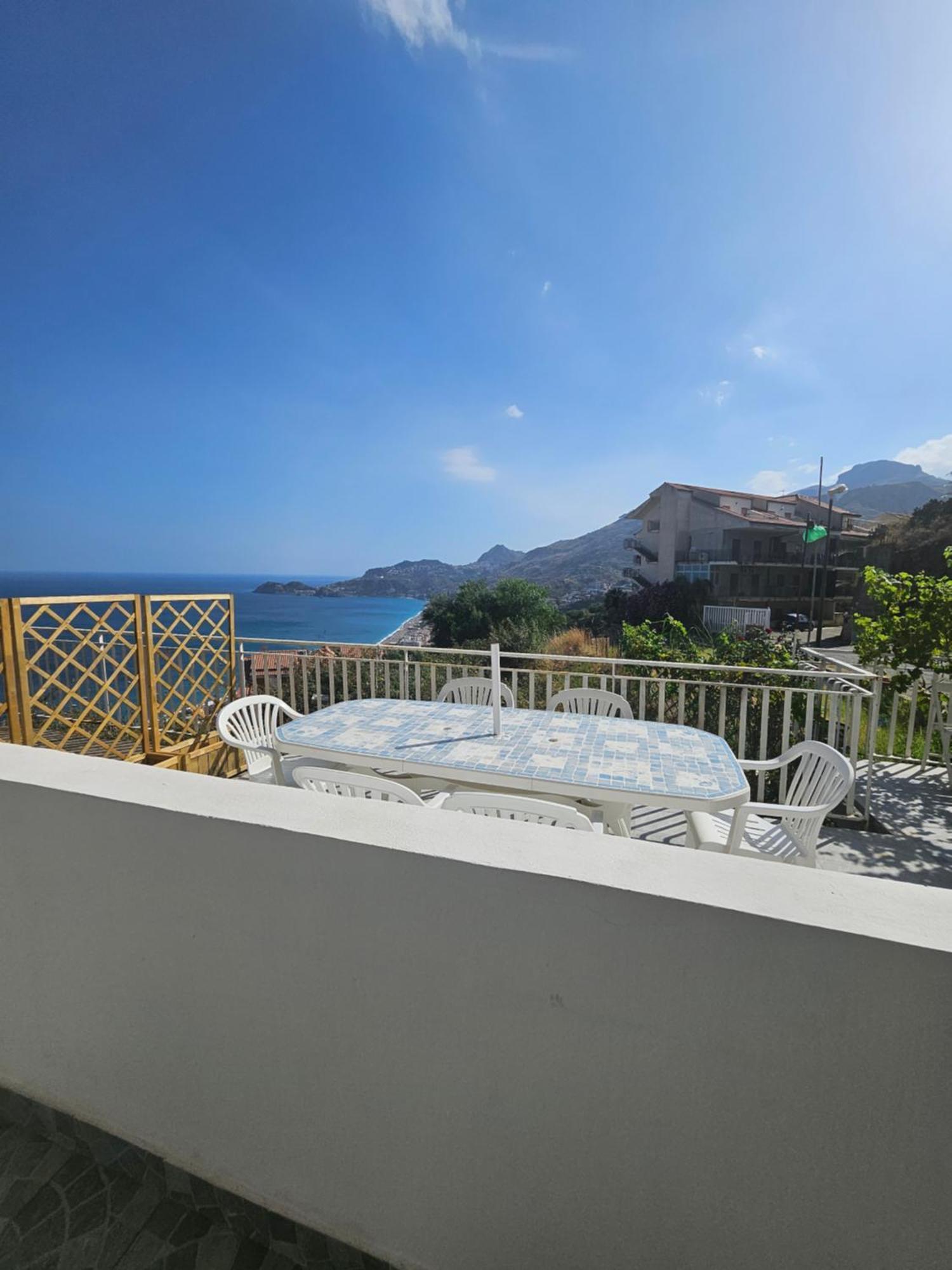 Nuova Casa Giulia Lägenhet Letojanni Exteriör bild