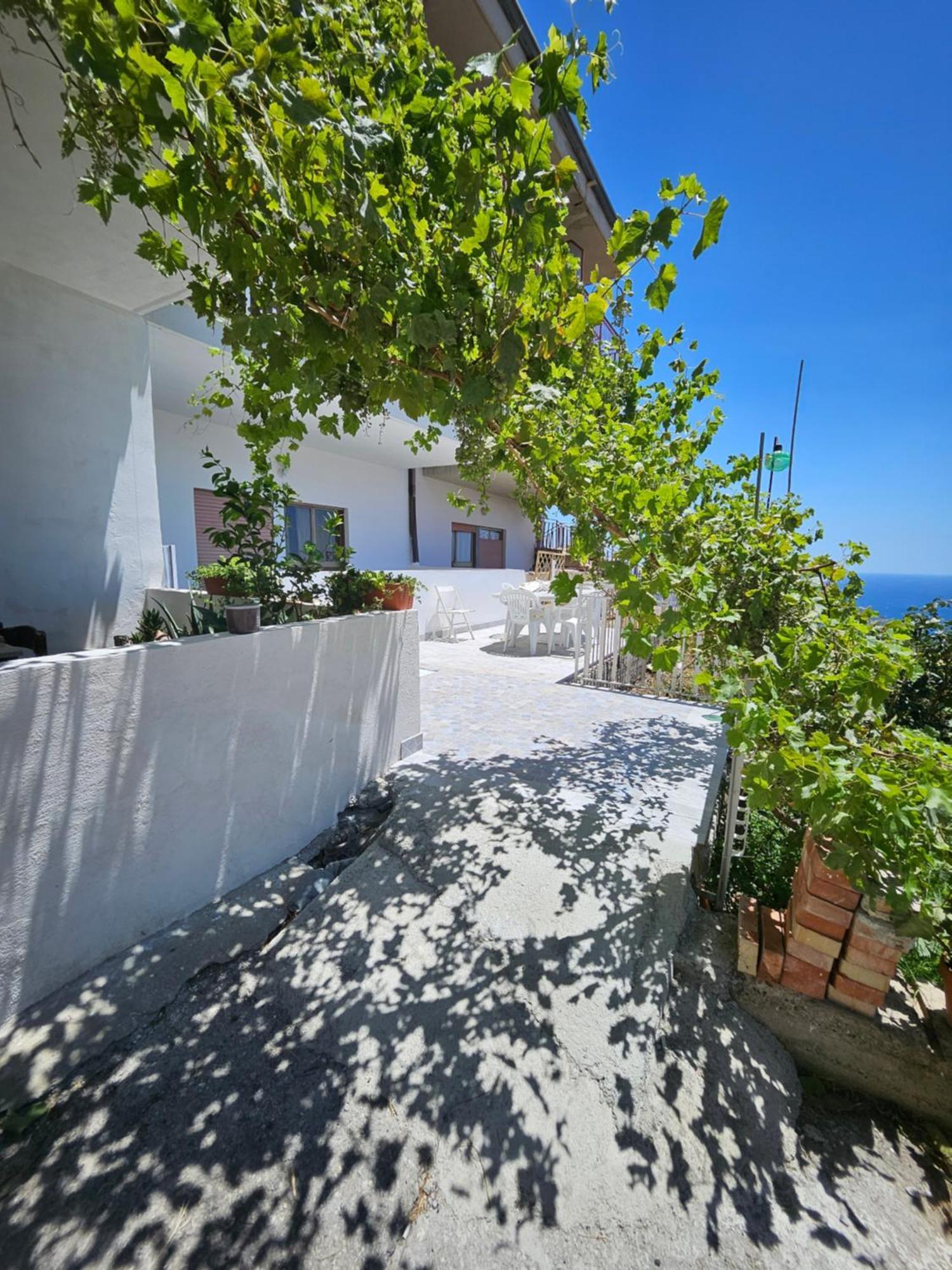 Nuova Casa Giulia Lägenhet Letojanni Exteriör bild